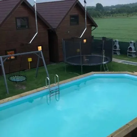 Letniskowe Nadia Z Podgrzewanym Basenem *