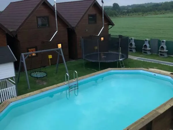 Letniskowe Nadia Z Podgrzewanym Basenem *