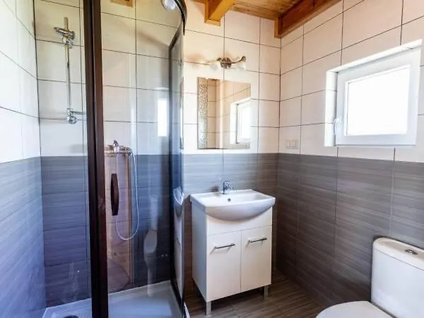 Letniskowe Nadia Z Podgrzewanym Basenem